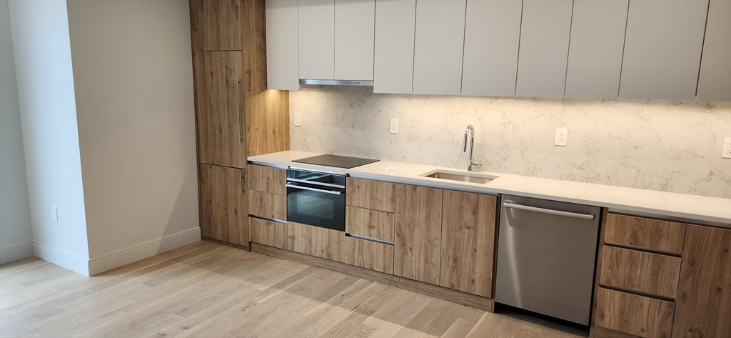 1055 Cambridge St 201