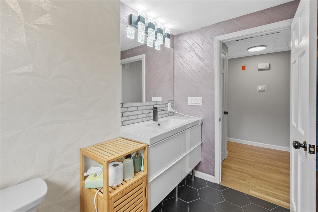 9 Oak Drive, Plainville, MA Photo #13