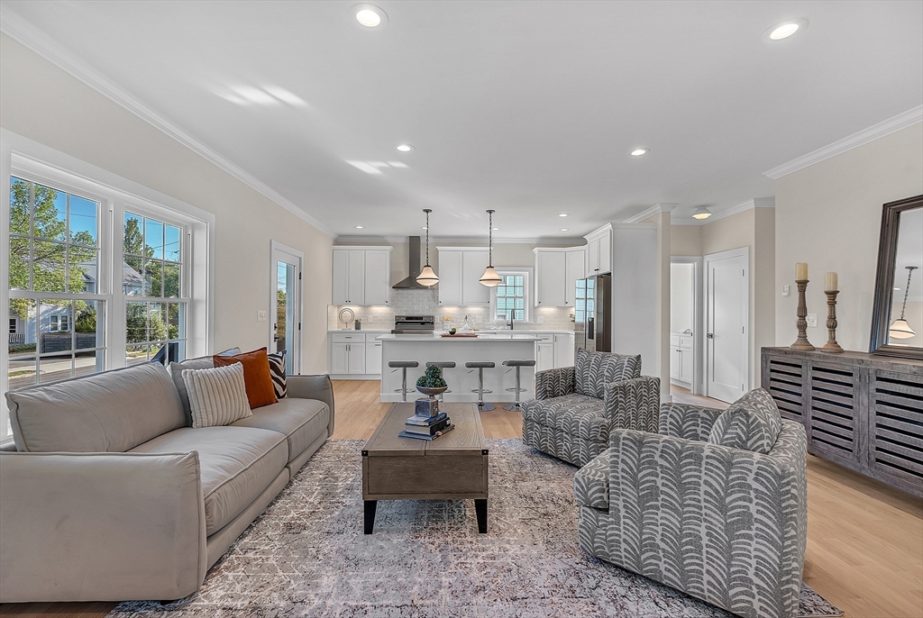 Arlington, Massachusetts 02474, United States, 3 Bedrooms Bedrooms, ,3 BathroomsBathrooms,Residential,Active,209185