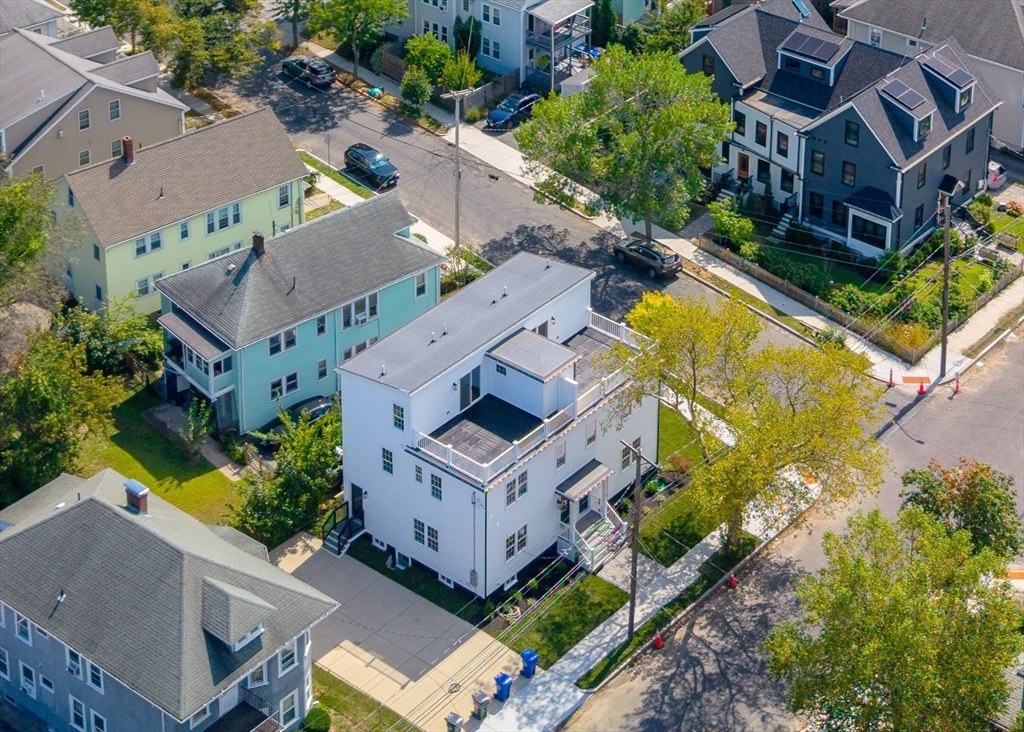 Arlington, Massachusetts 02474, United States, 3 Bedrooms Bedrooms, ,3 BathroomsBathrooms,Residential,Active,209185