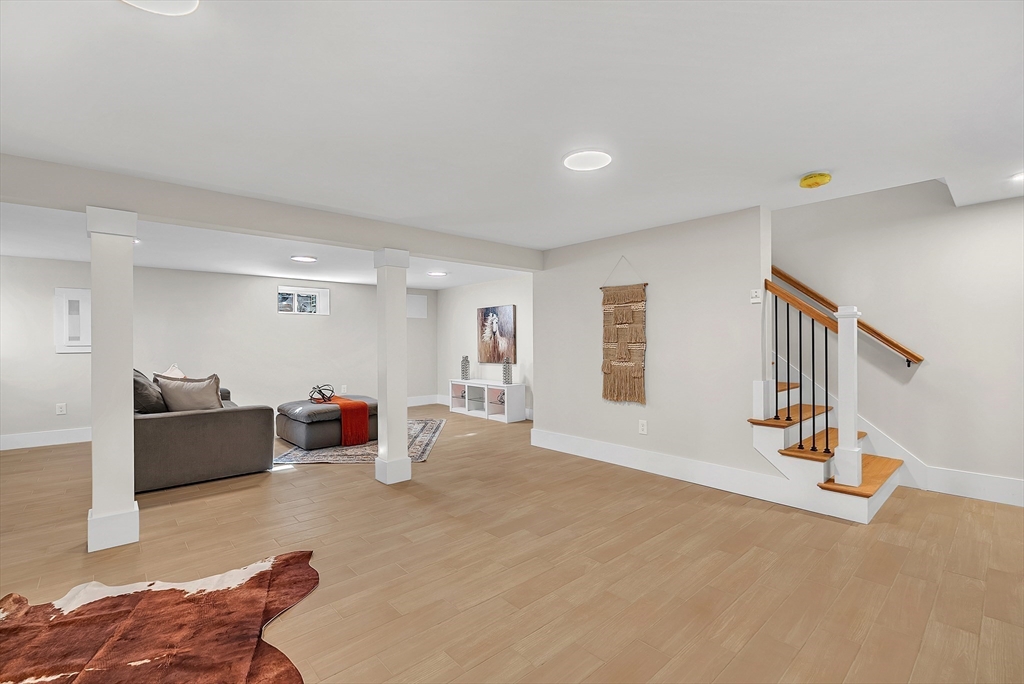 Arlington, Massachusetts 02474, United States, 3 Bedrooms Bedrooms, ,3 BathroomsBathrooms,Residential,Active,209185