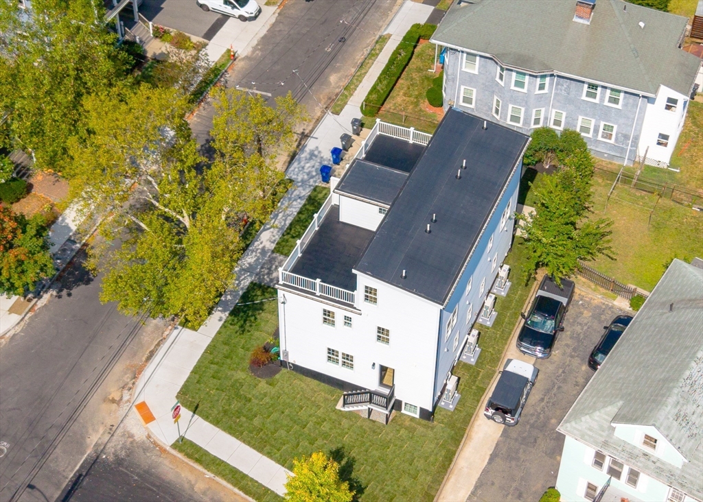 Arlington, Massachusetts 02474, United States, 3 Bedrooms Bedrooms, ,3 BathroomsBathrooms,Residential,Active,209185