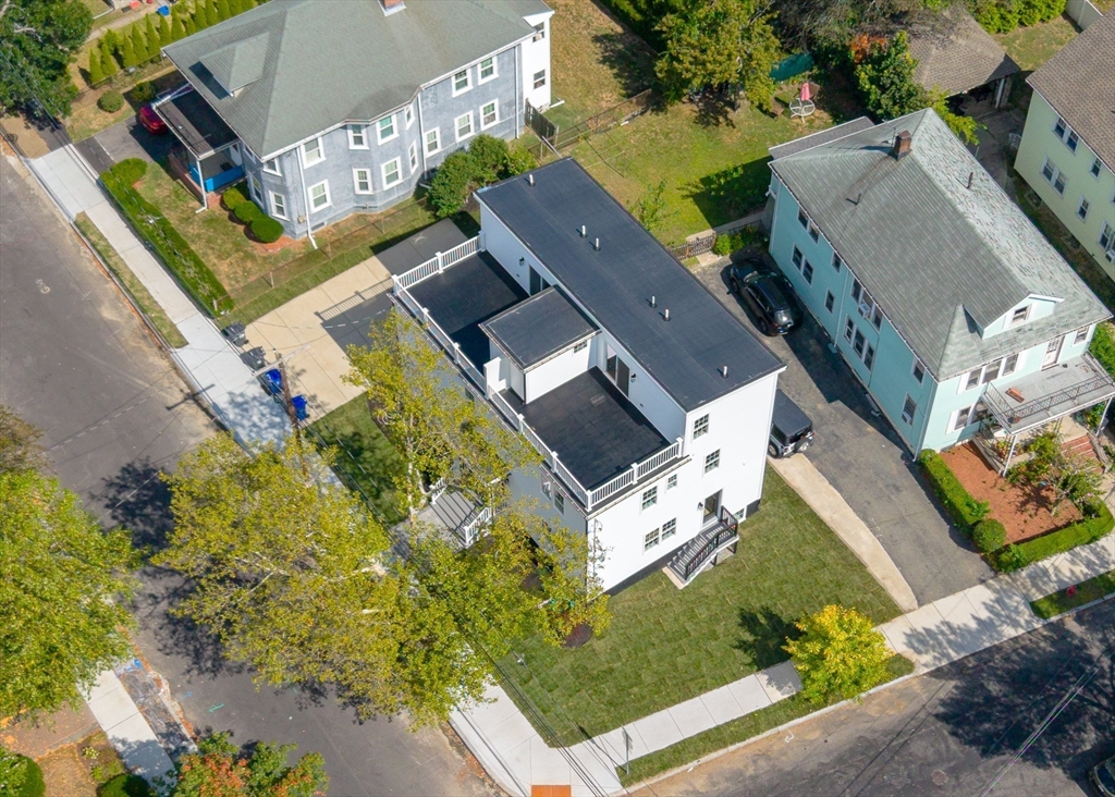 Arlington, Massachusetts 02474, United States, 3 Bedrooms Bedrooms, ,3 BathroomsBathrooms,Residential,Active,209185