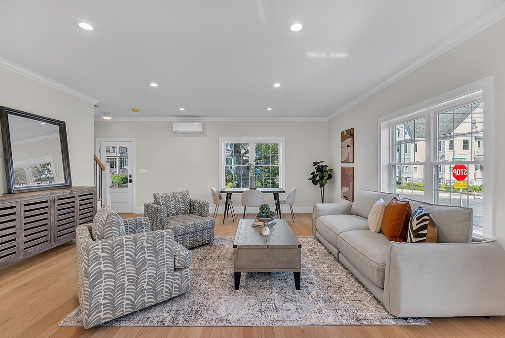 Arlington, Massachusetts 02474, United States, 3 Bedrooms Bedrooms, ,3 BathroomsBathrooms,Residential,Active,209185