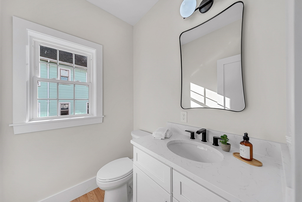 Arlington, Massachusetts 02474, United States, 3 Bedrooms Bedrooms, ,3 BathroomsBathrooms,Residential,Active,209185