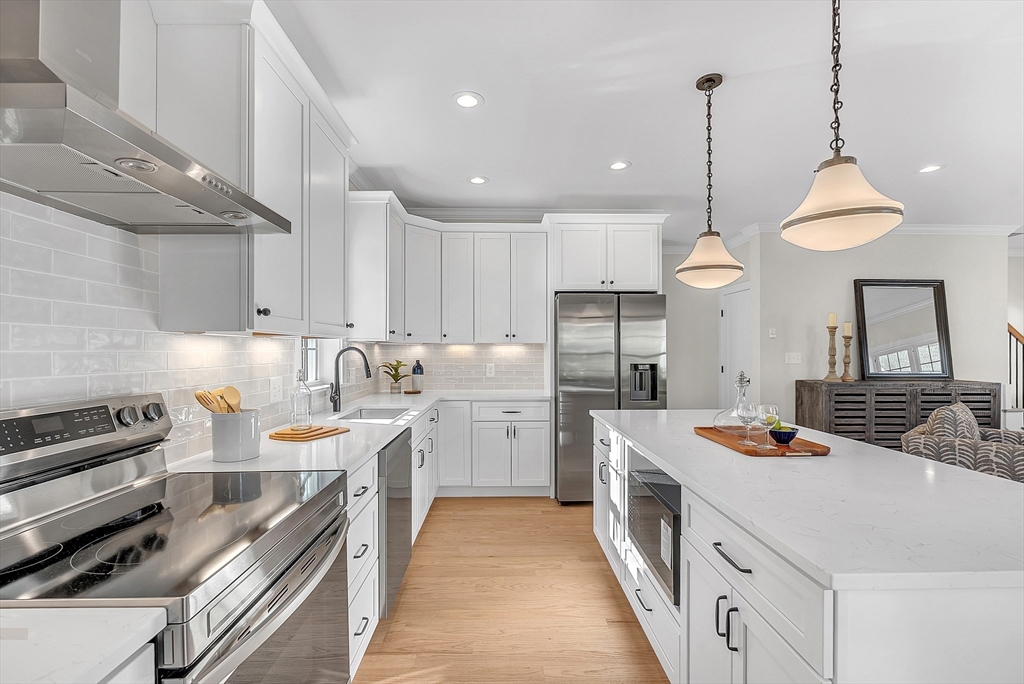 Arlington, Massachusetts 02474, United States, 3 Bedrooms Bedrooms, ,3 BathroomsBathrooms,Residential,Active,209185