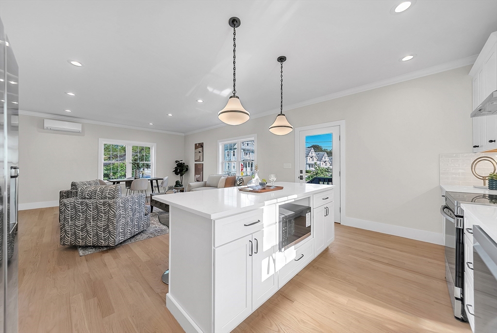 Arlington, Massachusetts 02474, United States, 3 Bedrooms Bedrooms, ,3 BathroomsBathrooms,Residential,Active,209185