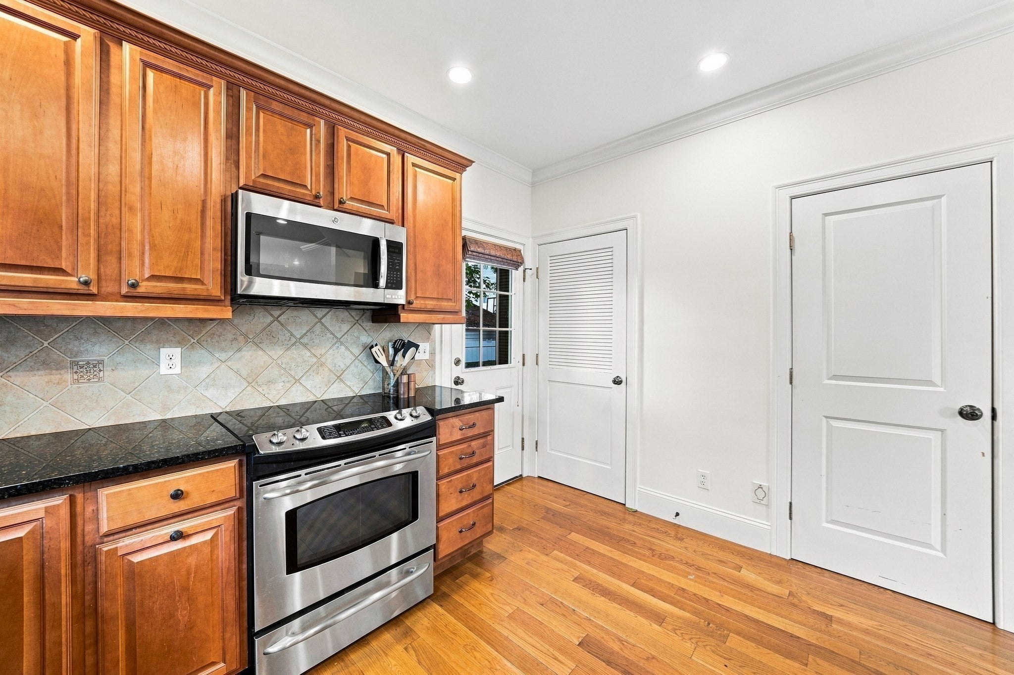 426 Main St #1, Waltham, MA, 426 Main St #1, Waltham, MA Photo #10