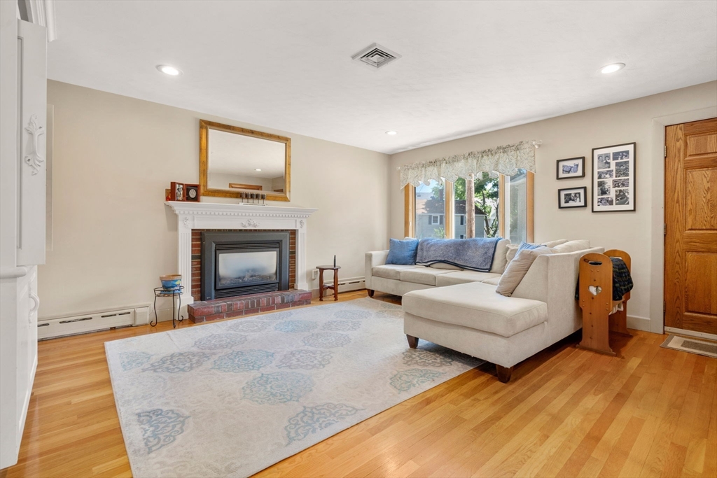 12 Shore Ave