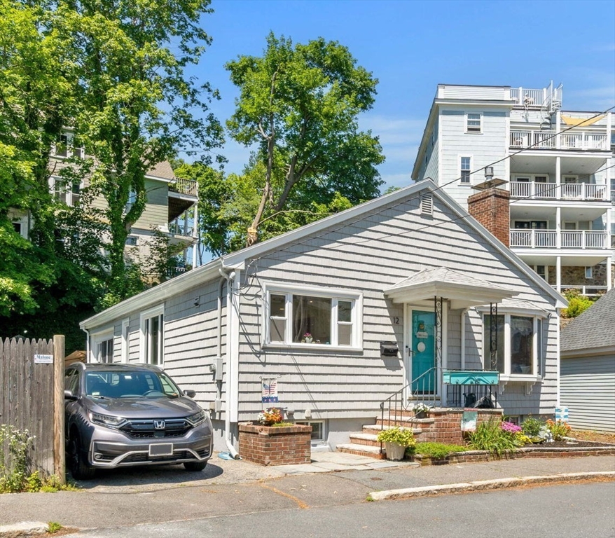 12 Shore Ave