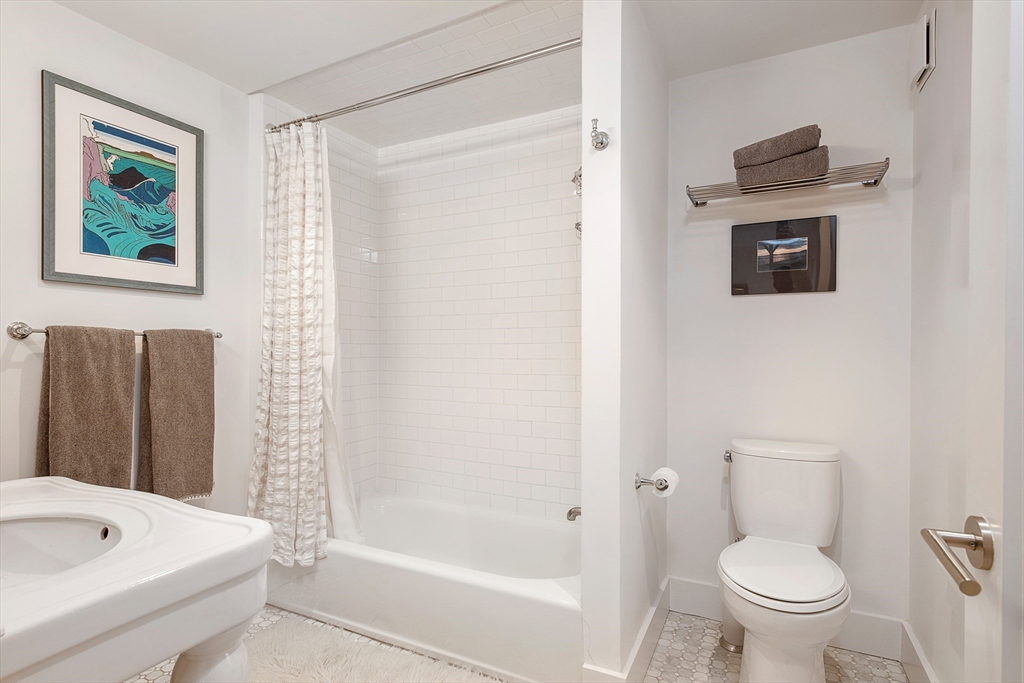 120 Pembroke St #1, Boston, MA Photo #9