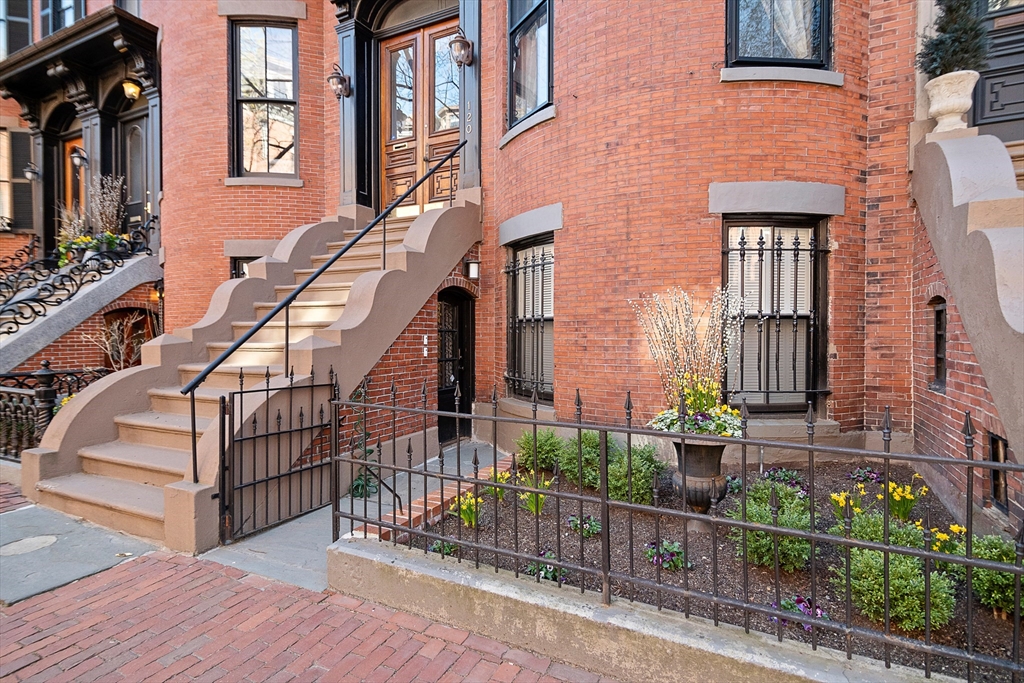 120 Pembroke St #1, Boston, MA Photo #2
