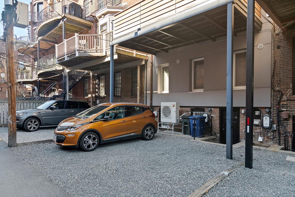 120 Pembroke St #1, Boston, MA Photo #17