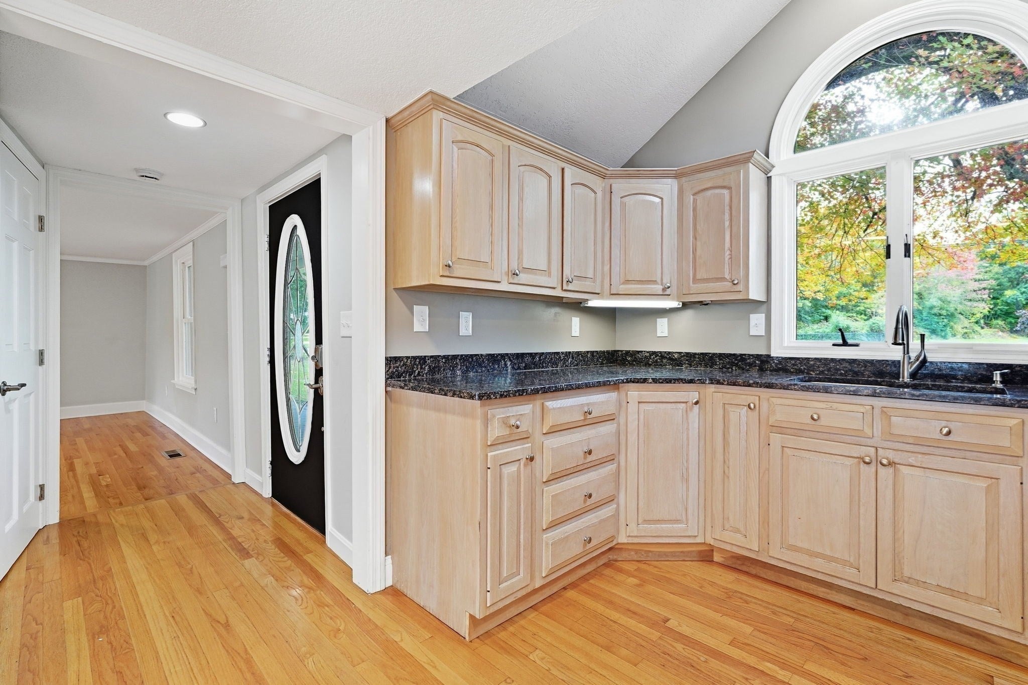 185 Miller St, Ludlow, MA, 185 Miller St, Ludlow, MA Photo #5