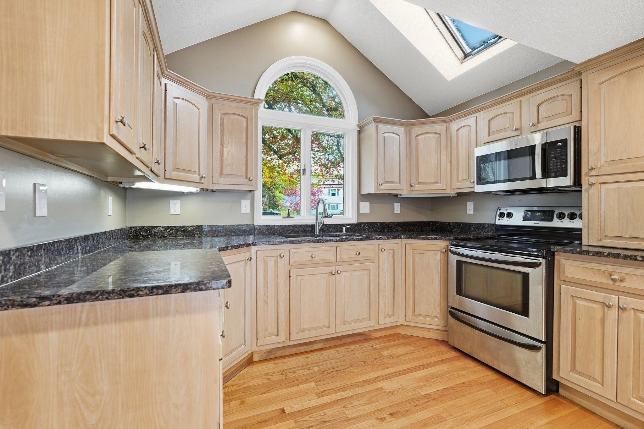 185 Miller St, Ludlow, MA, 185 Miller St, Ludlow, MA Photo #6
