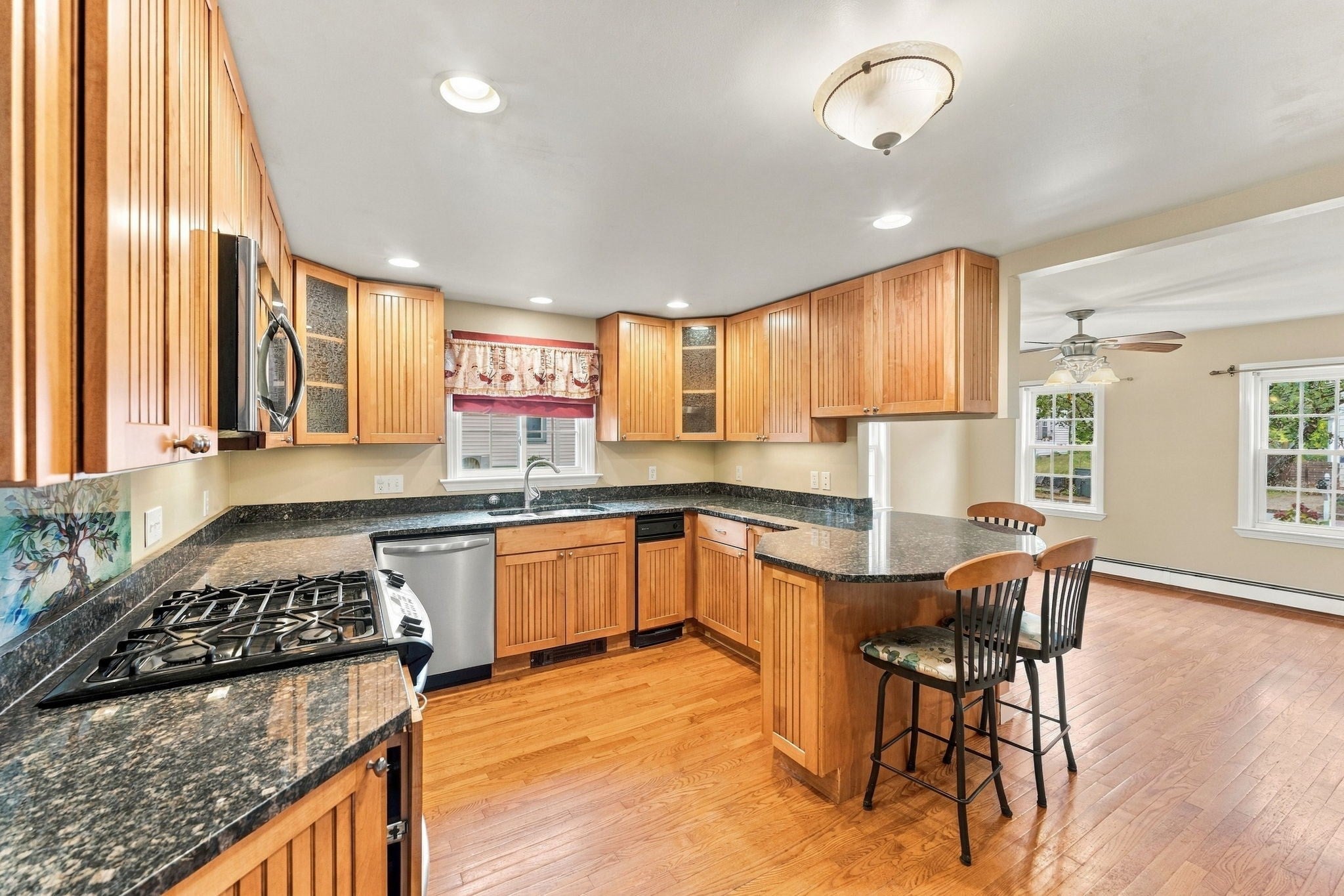 37 Mill St, Burrillville, RI Photo #3