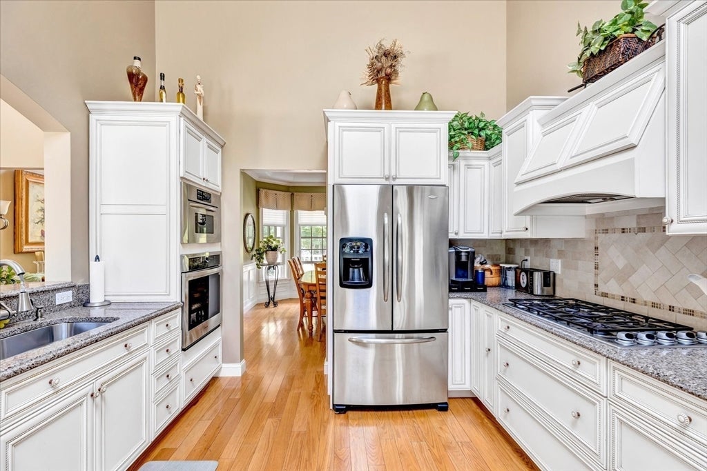 42 Iris Ln