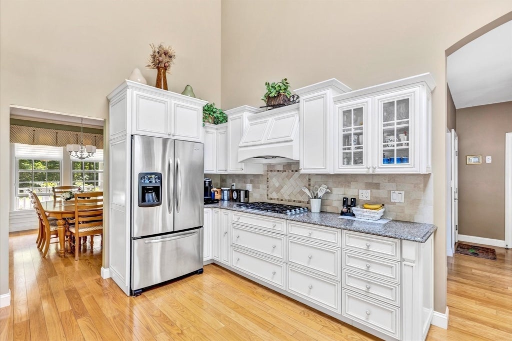 42 Iris Ln