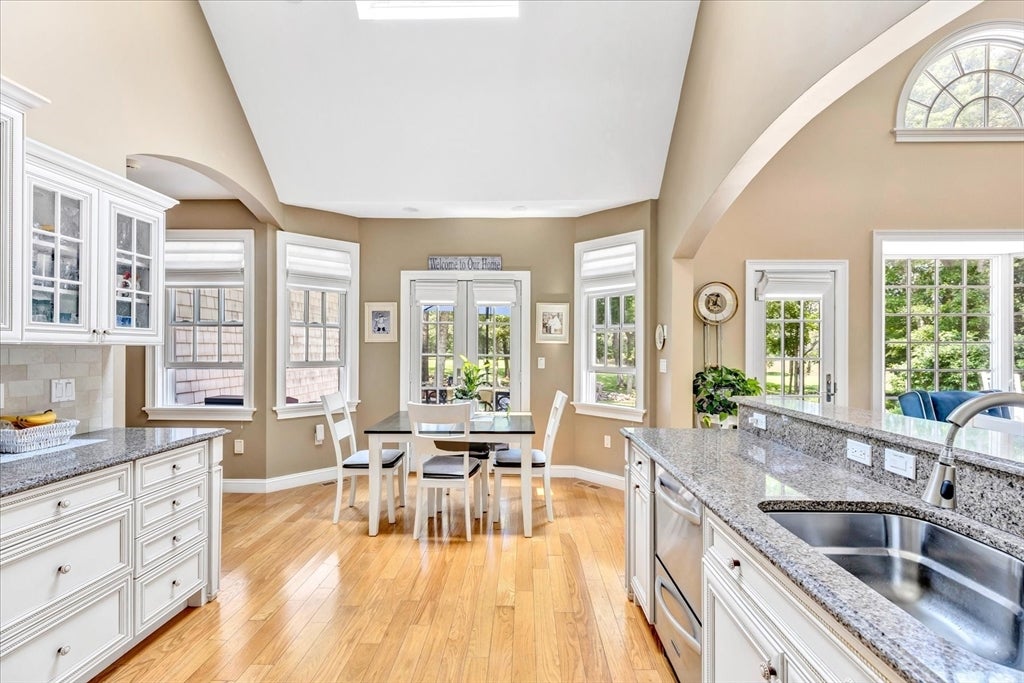 42 Iris Ln