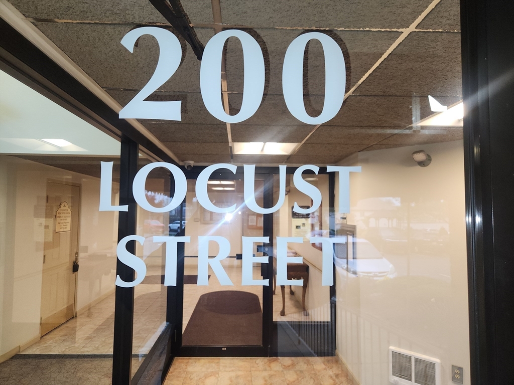 200 Locust St 303
