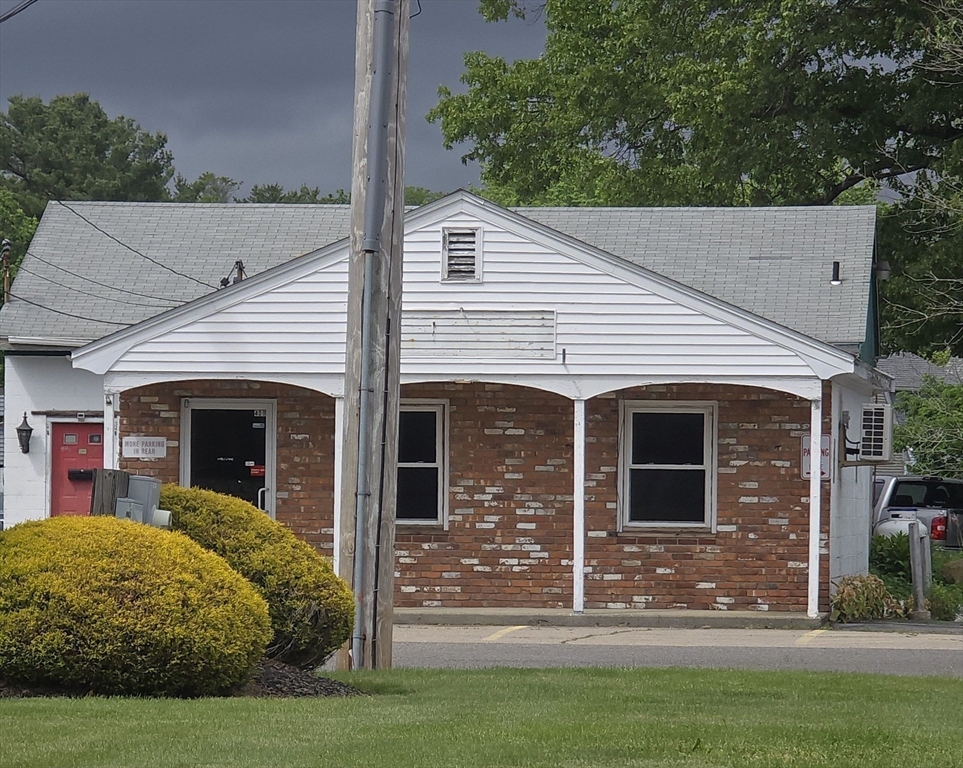 407-411 Old Colony Rd