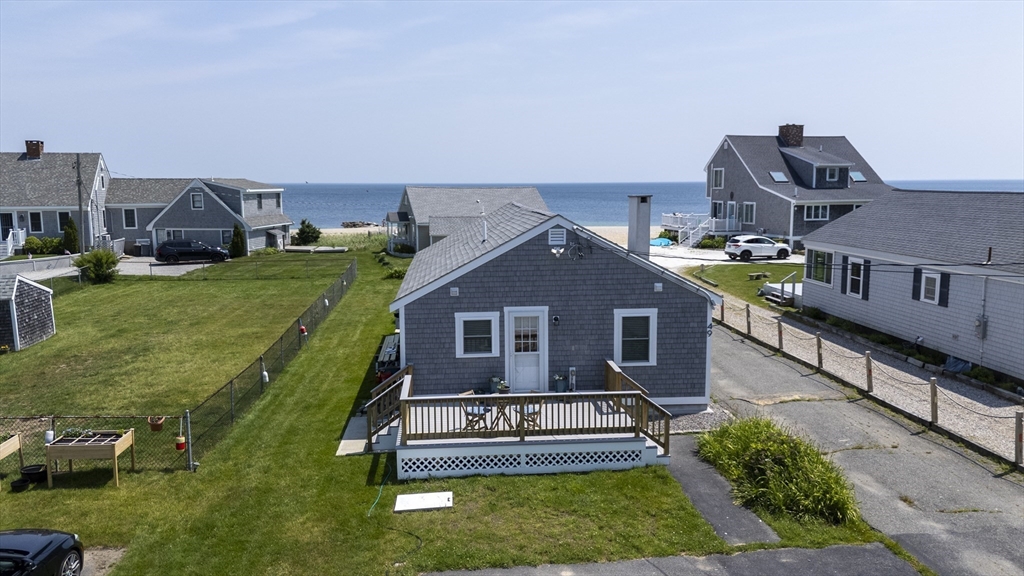 49 Freeman Ave