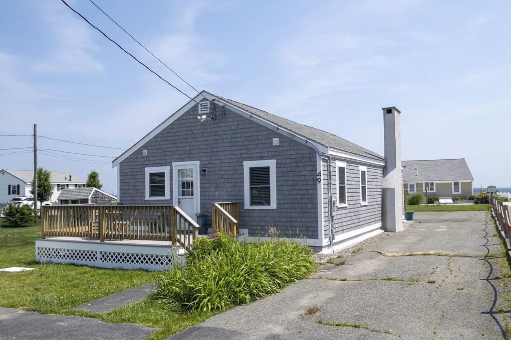 49 Freeman Ave
