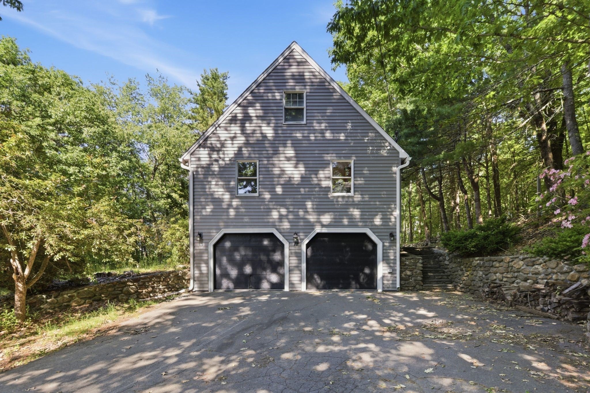 18 N Common Rd
