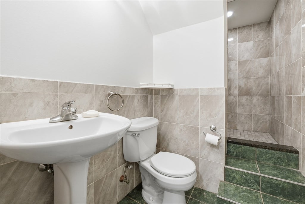 8 Wilson St, Wellesley, MA, 8 Wilson St, Wellesley, MA Photo #20