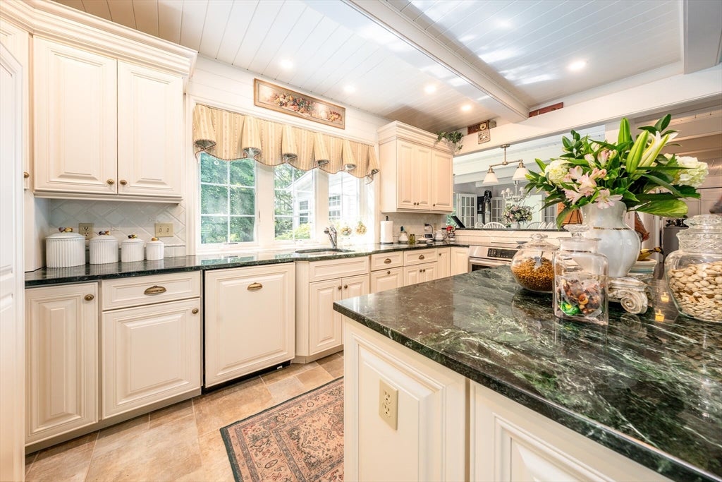 15 Long Pond Cir, Barnstable, MA Photo #10