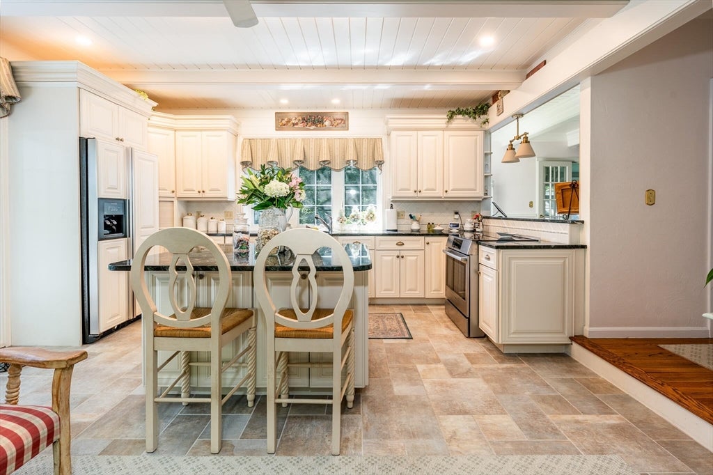 15 Long Pond Cir, Barnstable, MA Photo #11
