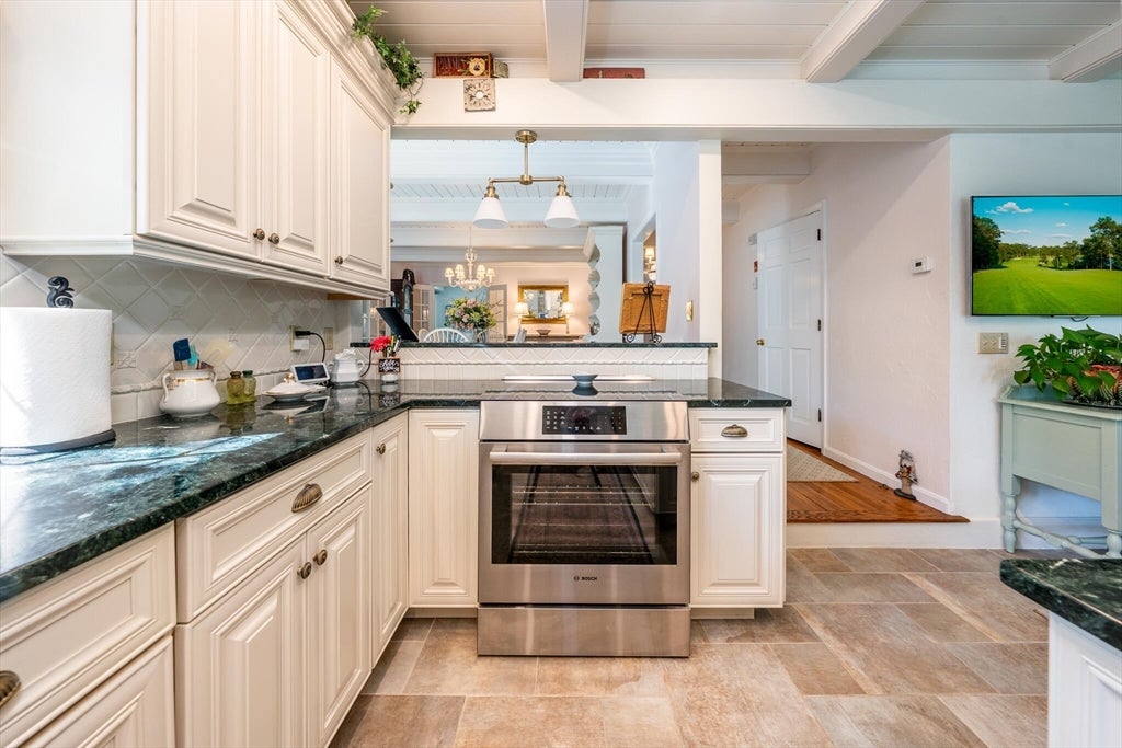 15 Long Pond Cir, Barnstable, MA Photo #12