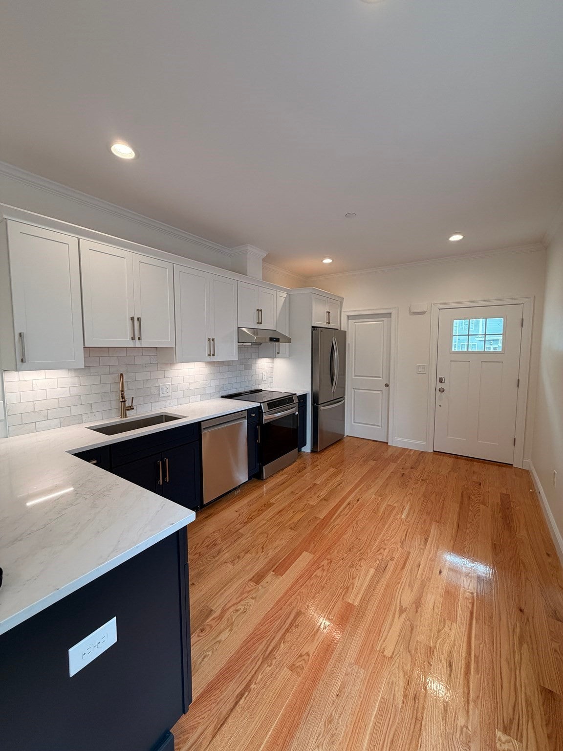 711 Mount Hope St #1, North Attleboro, MA Photo #2