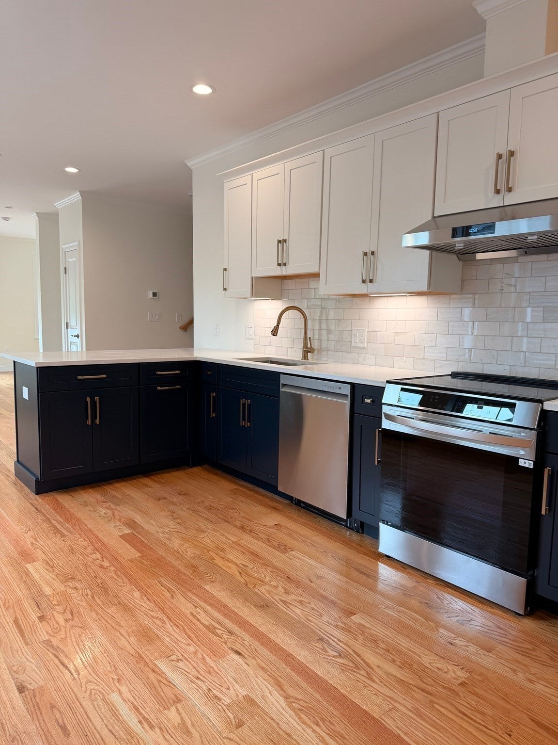 711 Mount Hope St #1, North Attleboro, MA Photo #3