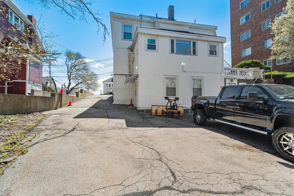 44 Greenleaf St