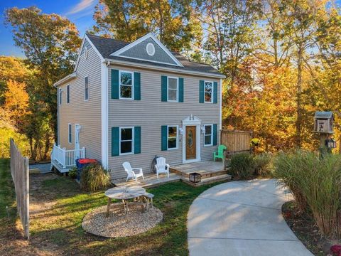 13 Parkwood Dr Wareham MA 02571