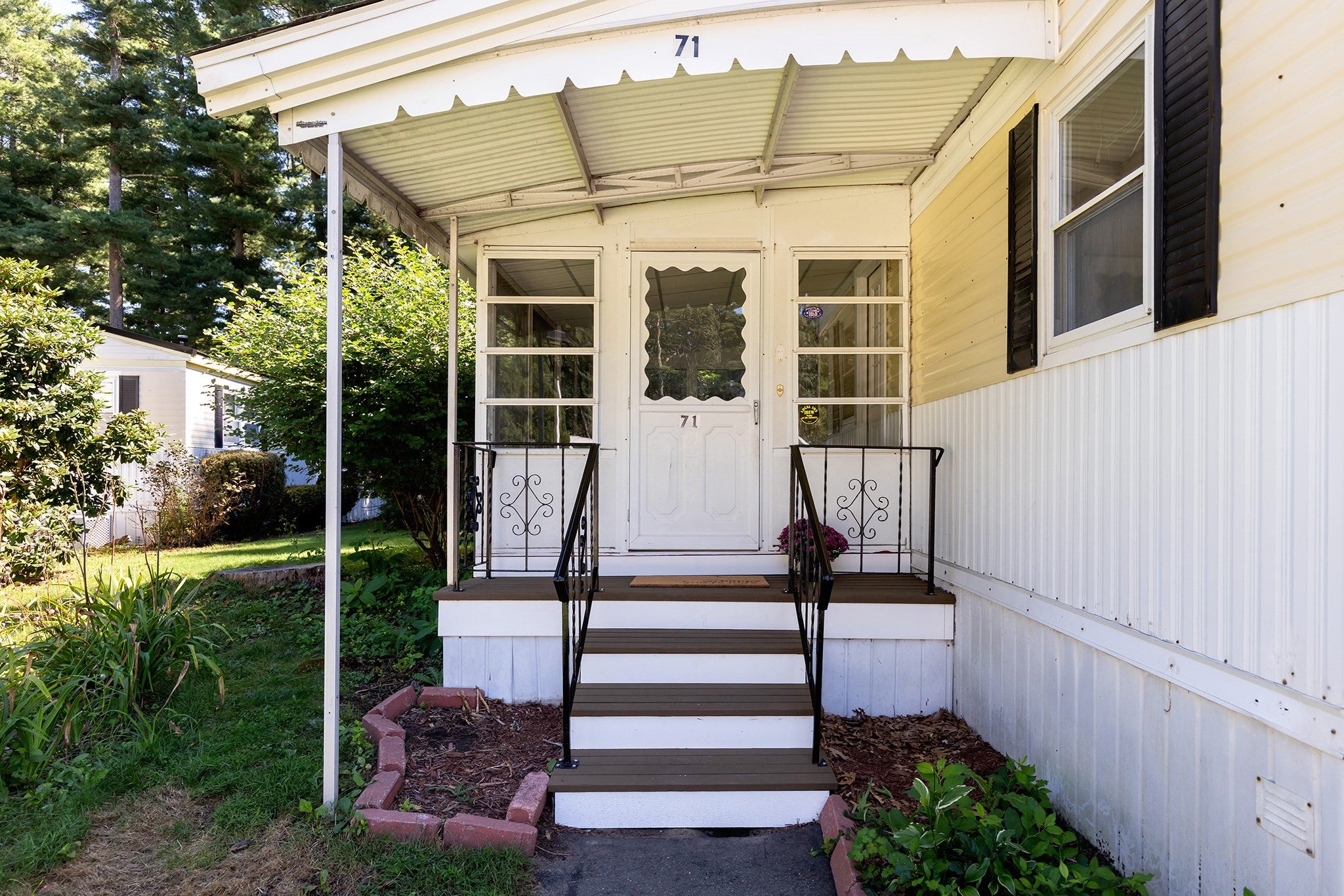 71 Maplewood Dr