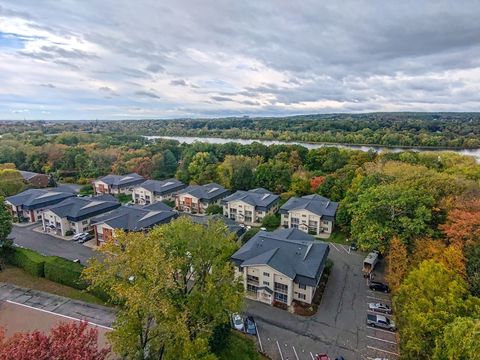 41 W Summit St 38 South Hadley MA 01075