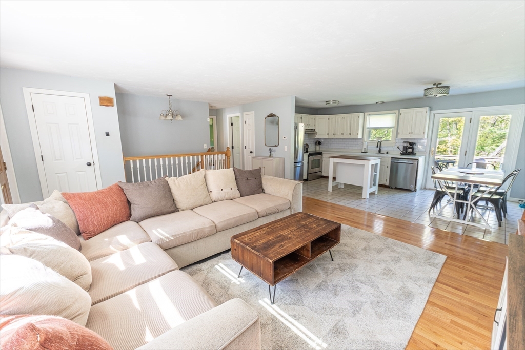 75 Fairview Park Rd, Sturbridge, MA Photo #4