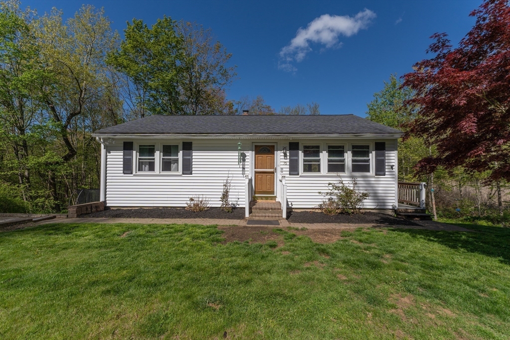 75 Fairview Park Rd, Sturbridge, MA Photo #2