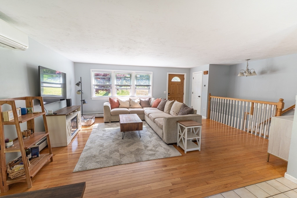 75 Fairview Park Rd, Sturbridge, MA Photo #8