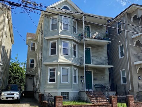 Photo of 179 Deane St #2, New Bedford, MA 02746 (MLS # 73447147) Photo of 179 Deane St #2, New Bedford, MA 02746 (MLS # 73447147)