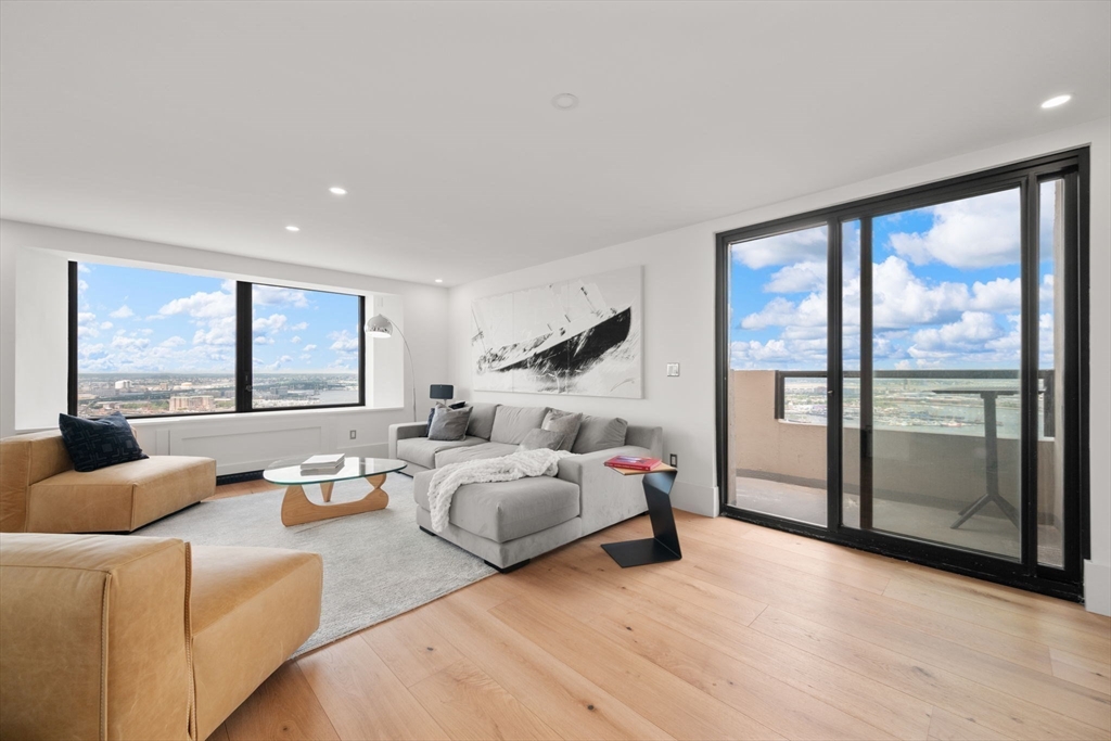 85 East India Row PHAB
