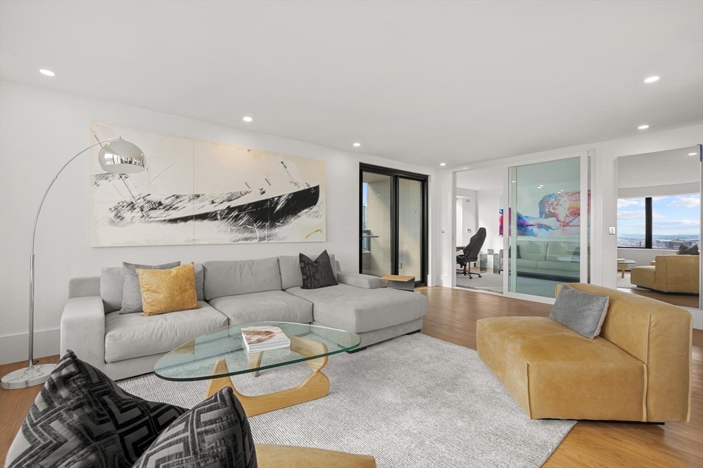 85 East India Row PHAB