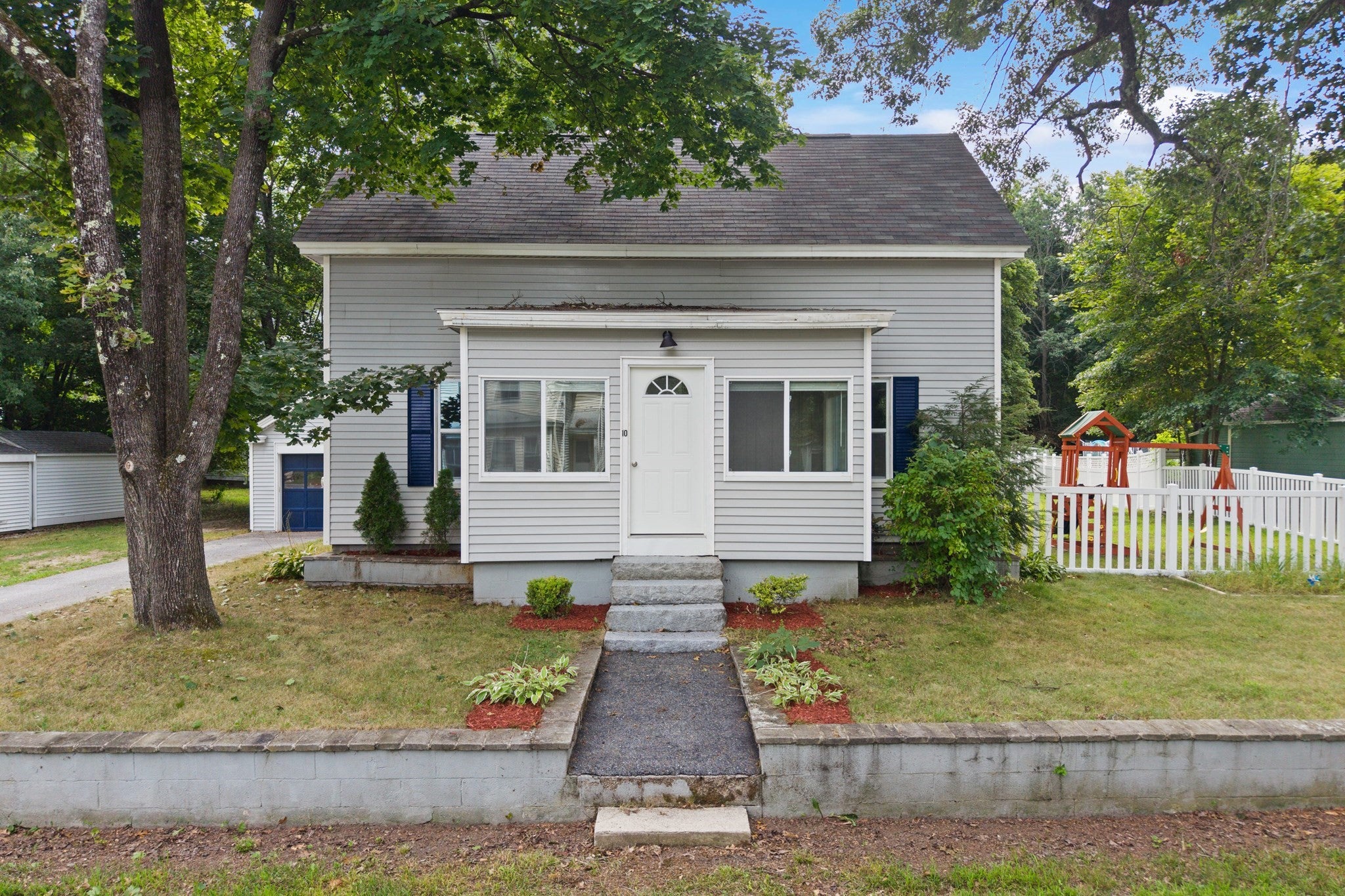 10 Pine St