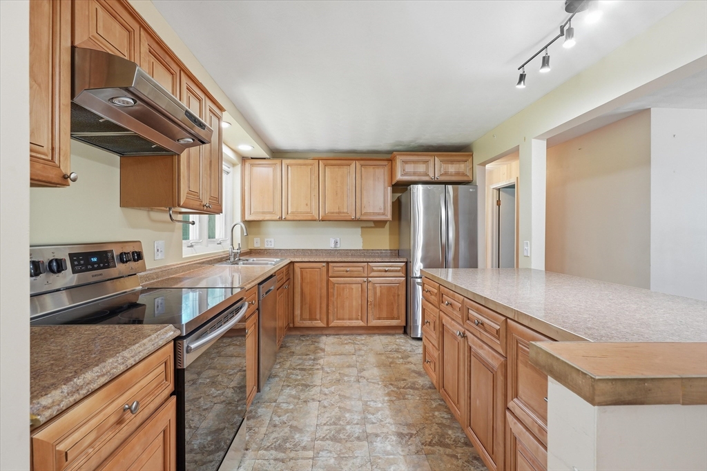 37 Princeton St, Danvers, MA Photo #14