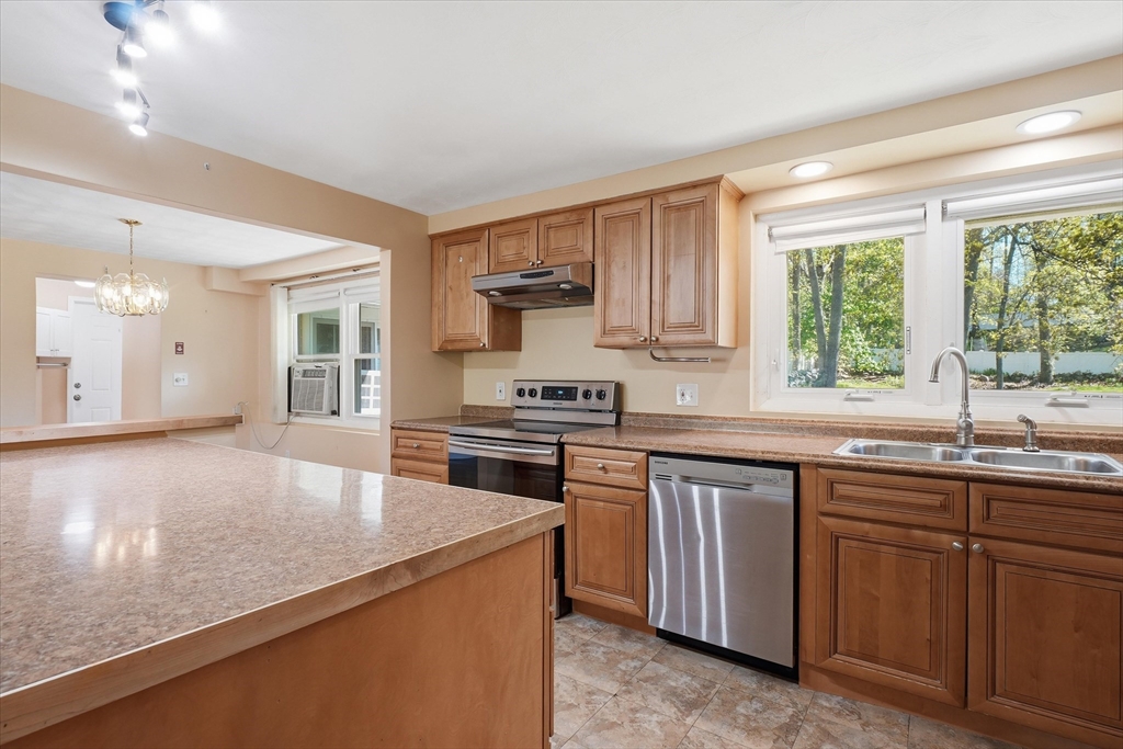 37 Princeton St, Danvers, MA Photo #16