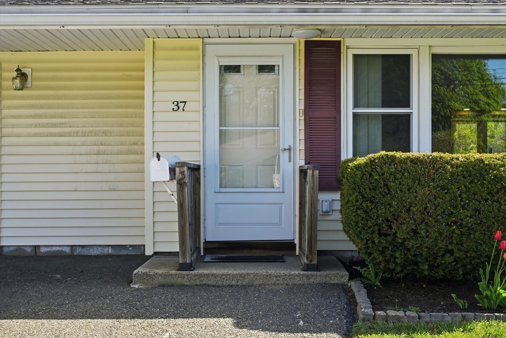 37 Princeton St, Danvers, MA Photo #4