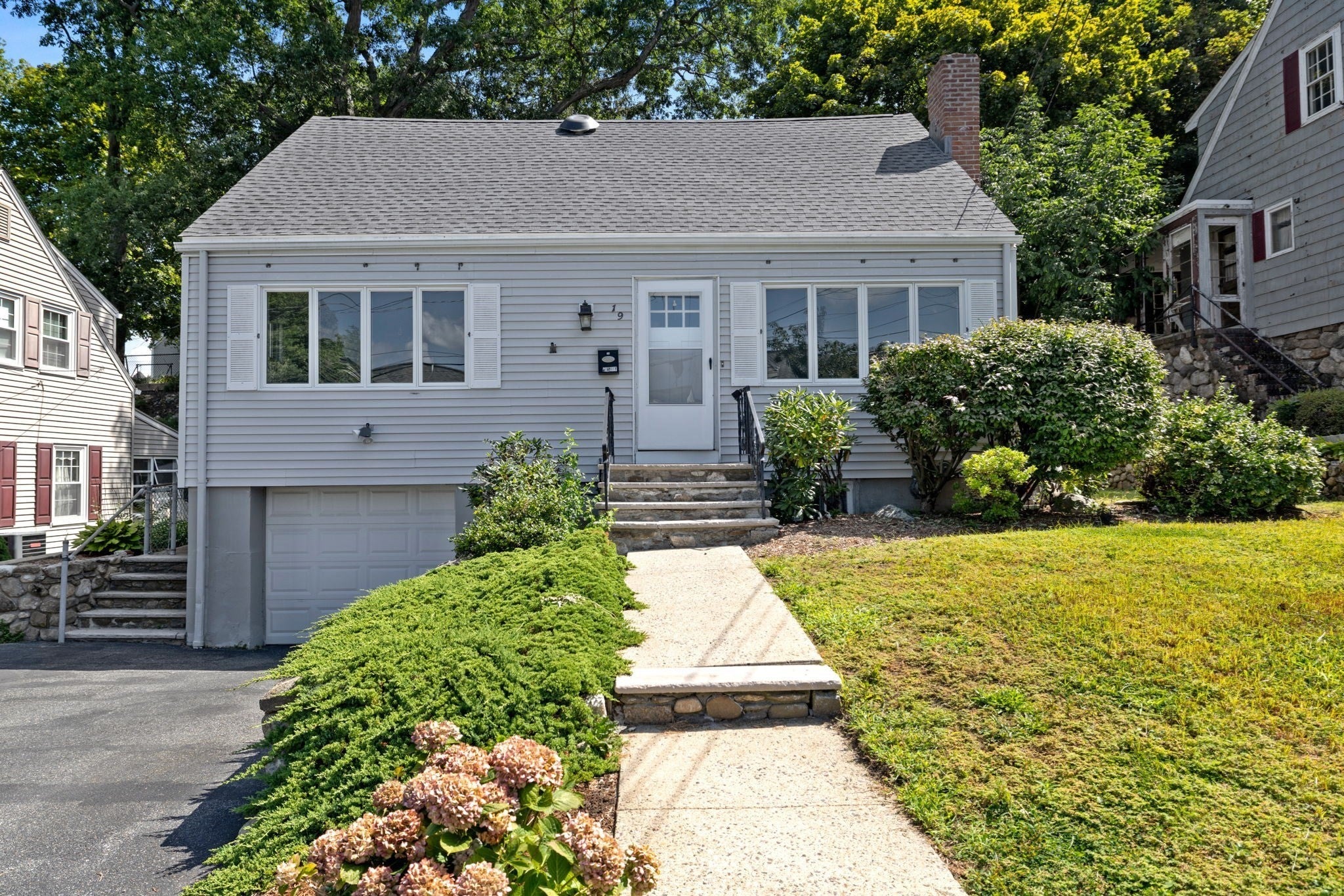 Photo of 19 Elliott St, Melrose, MA