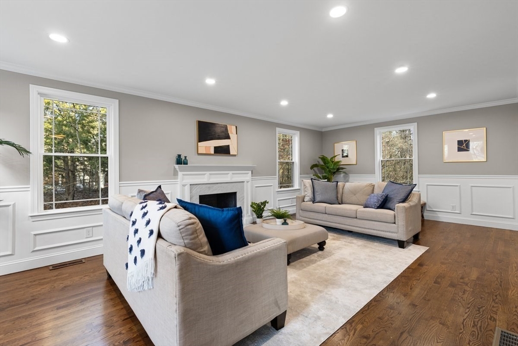 12 Brookside Ln
